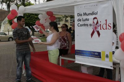 diadecombateaaids800533MD.jpg