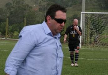 camponeutronovacomentariocampeonatopatotasfototecnicociroondesuaequipecirofoigoleadanaestreiaMD.jpg