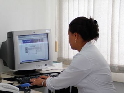 fotopg12abrecolorMD.jpg