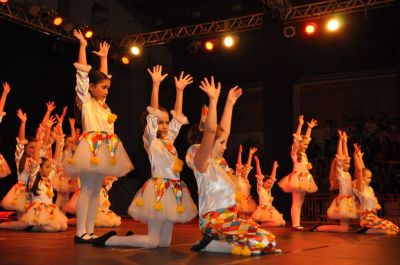 fotopg13abrecolorMD.jpg