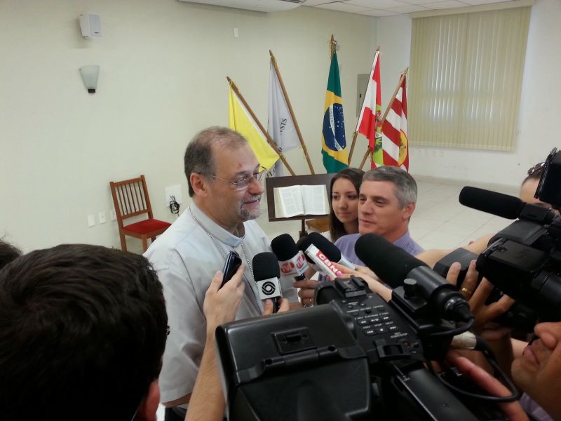 fotobispo2GG.jpg
