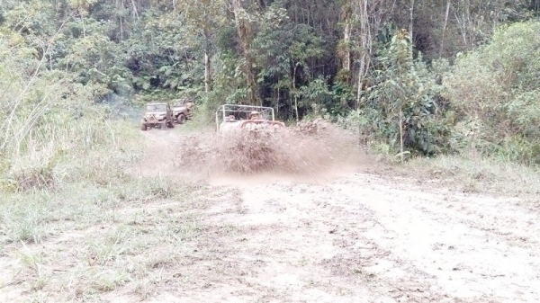 Trilha anual do Belchior Jeep Clube: hora de acelerar na lama