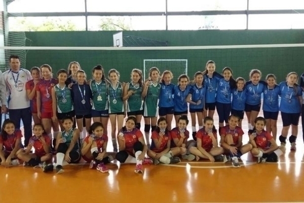 Vôlei da FME conquista 2º lugar na Copa Pedro Aleixo