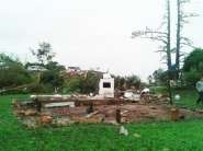 'Olhei para fora e n�o enxerguei casa nenhuma', diz morador ap�s tornado em Chapec�