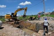 Loteamento do bairro Figueira come�a a receber nova tubula��o