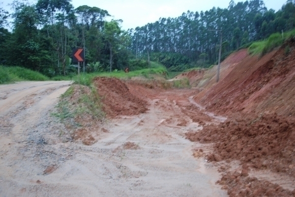 Pavimenta��o do bairro Macuco tem prazo estendido para maio de 2016