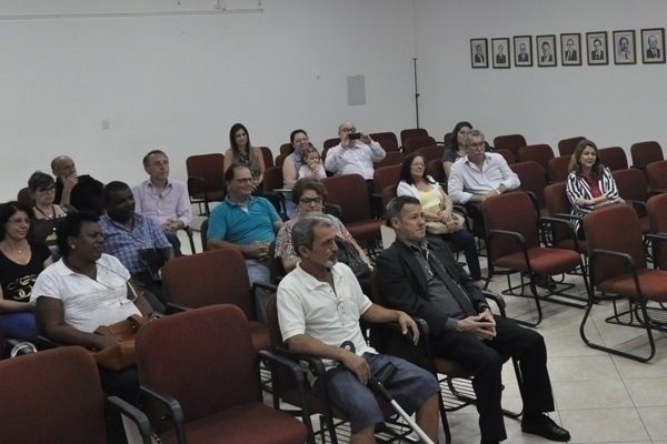 Prefeitura homenageia servidores públicos aposentados