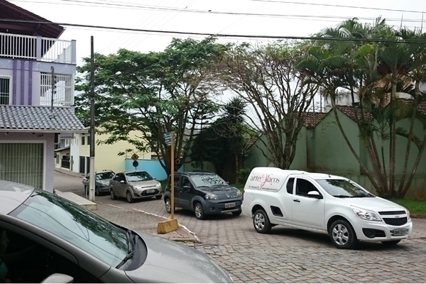 Excesso de velocidade e tr�fego intenso ainda castigam rua da Margem Esquerda