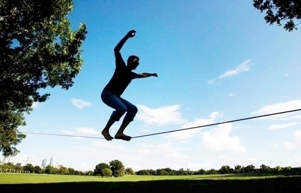 Torneio de slackline acontece em Blumenau neste domingo