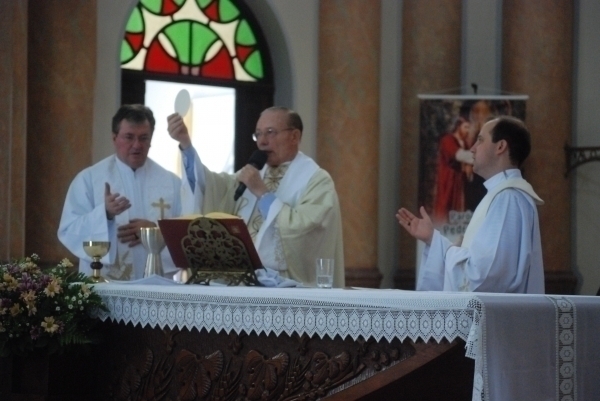 Missa e almoço marcam 50 anos de sacerdócio de frei Antônio Moser