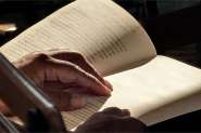 Escritor de Ilhota lan�a sexto livro de poesias