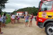 Mulher fica ferida em acidente entre carro e moto na BR-470, em Gaspar