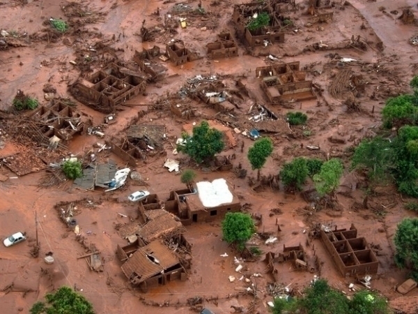 Samarco sabia desde 2013 que barragem corria risco