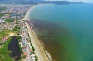 MPF cobra explica��es sobre causas da mancha na Praia de Perequ�