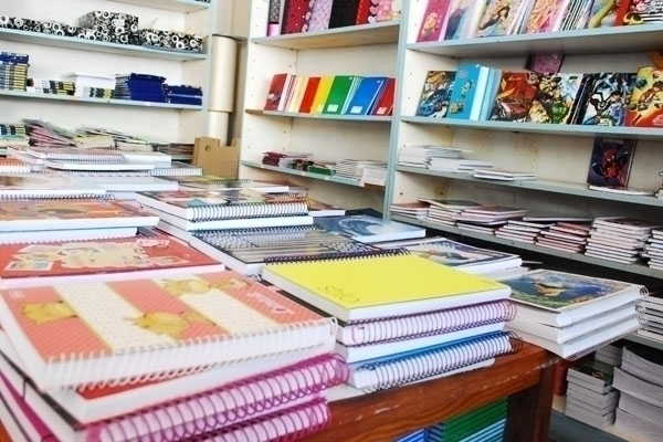 Procon faz pesquisa de pre�o de material escolar em Gaspar