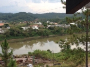 Imagens mostram manchas de possível poluição no rio Itajaí-Açu