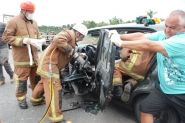 Acidente entre tr�s ve�culos deixa dois feridos na BR-470, em Ilhota
