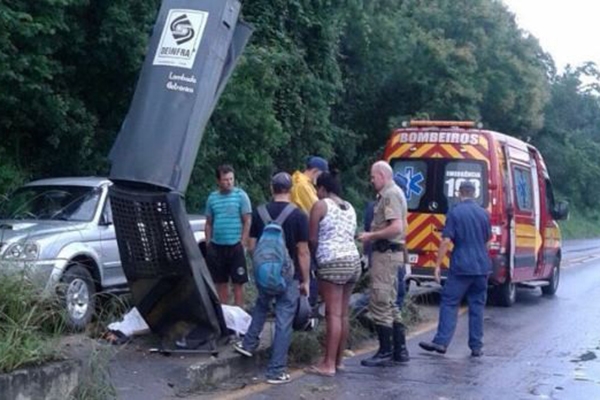 Motociclista morre após bater em lombada eletrônica na Rodovia Jorge Lacerda