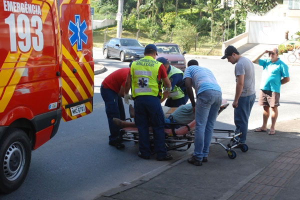 Pedestre � atropelado embaixo do Viaduto da Avenida das Comunidades
