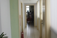 Pol�cia de SC fecha centro de est�tica em que garotas atendiam seminuas