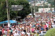 Fiéis homenageiam Frei Bruno em caminhada