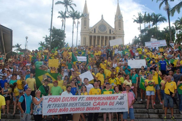 Gasparenses devem voltar às ruas no domingo