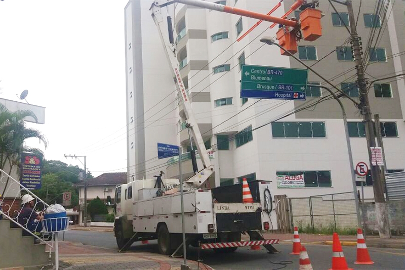 Defeito em chave deixa 363 unidades sem energia elétrica no Centro