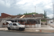 Vento destelha casas e causa estragos em Ilhota
