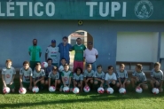 FME renova parceria com Clube Atl�tico Tupi e entrega material esportivo