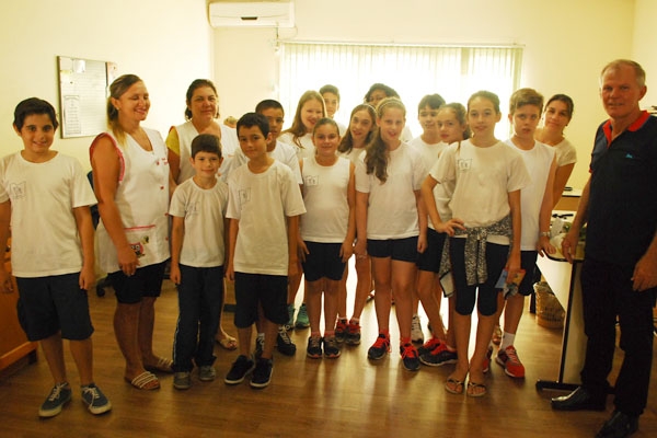 Alunos da escola Olímpio Moretto visitam redação do Cruzeiro do Vale