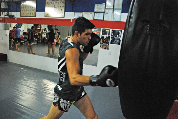 Gasparenses superam dificuldades e se tornam destaques mundiais de muay thai