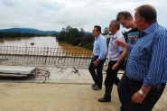 Em visita � Ponte de Ilhota, Deinfra reafirma meta de conclus�o at� 21 de junho