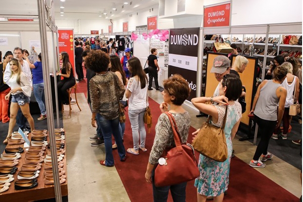 Outlet em Florianópolis tem peças de 50 marcas com até 70% de desconto