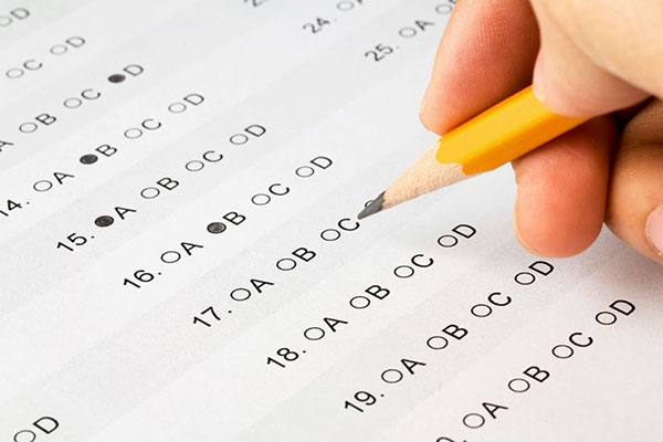 Concurso pblico  anulado por conter 42 questes de outras provas