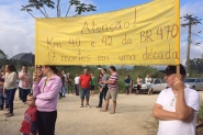 Comunidade cobra seguran�a durante manifesta��o na BR-470, em Gaspar
