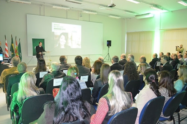 Abertura da Semana da Ind�stria no Vale do Itaja� re�ne empres�rios e comunidade