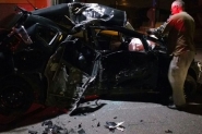 Motorista morre ap�s bater carro em poste em Joinville