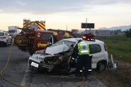 Homem fica ferido em acidente entre carro e caminhão na BR-470, em Gaspar