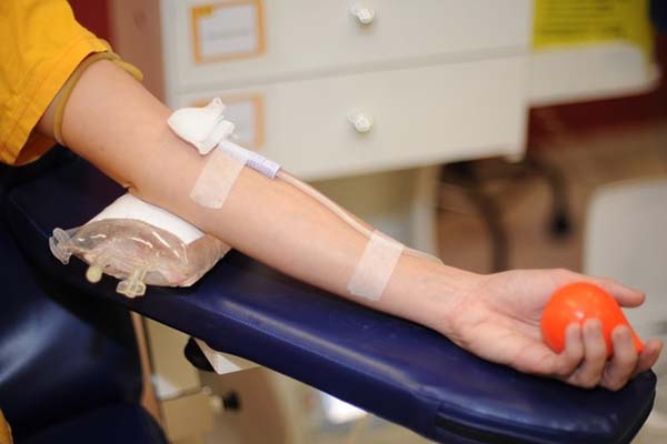 Acordo define repasses integrais a Hemosc e Cepon a partir de agosto