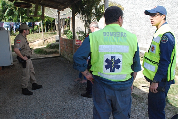 Mulher � torturada f�sica e psicologicamente durante assalto em Gaspar