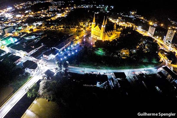 Tarifa de luz residencial da Celesc fica 2,62% mais baixa a partir do dia 22