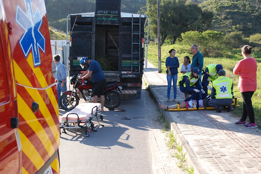 Motociclista fica ferido em acidente no bairro Gaspar Mirim