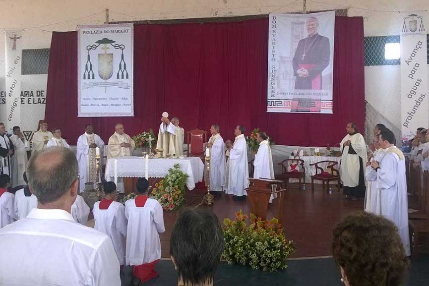 Frei Evaristo Spengler toma posse como Bispo de Maraj�
