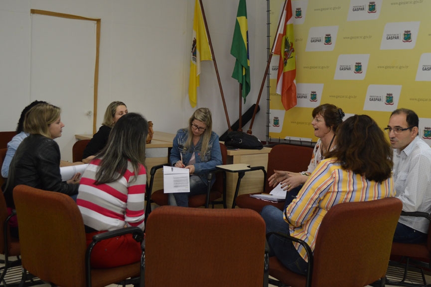 Violência é tema de reunião com profissionais da educação em Gaspar