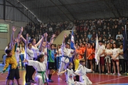 Alunos participam da abertura dos Jogos Escolares de Gaspar