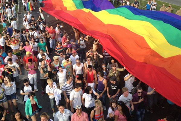 10� Parada do Orgulho LGBT acontece no domingo, em Florian�polis