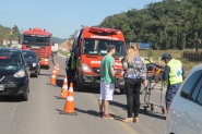 Motorista atropela ciclista na BR-470, em Gaspar, e foge do local do acidente