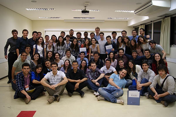 Evento re�ne jovens cientistas de todo o Brasil