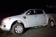 PM recupera veículo roubado e bandidos fogem pela mata
