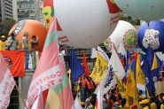 Centrais sindicais fazem protestos contra Temer pelo pa�s
